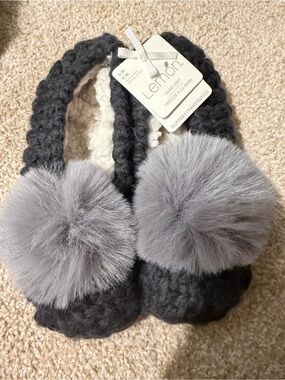 Lemon Hand-Knit Pom-Pom Slippers in Gray
